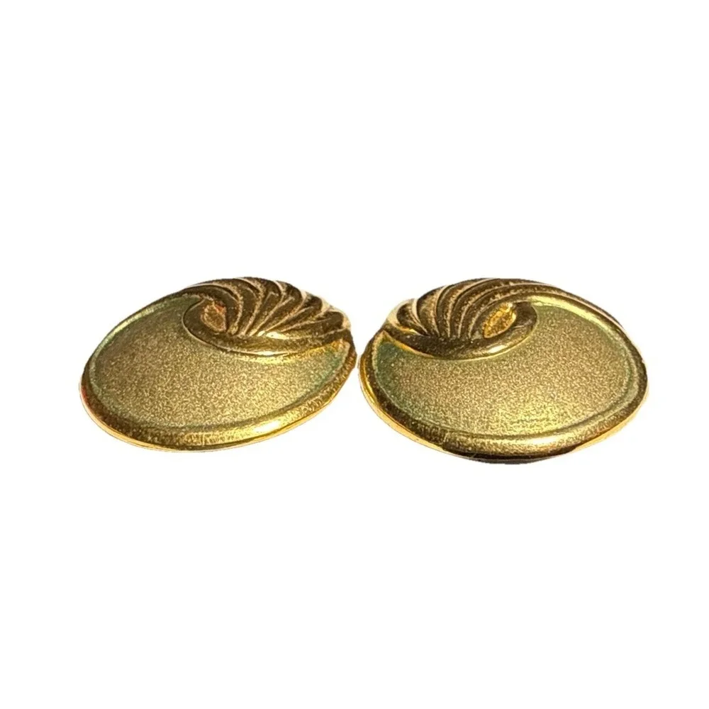 Vintage Olive Green and Gold Tone Stud Pierced Earrings J15-15